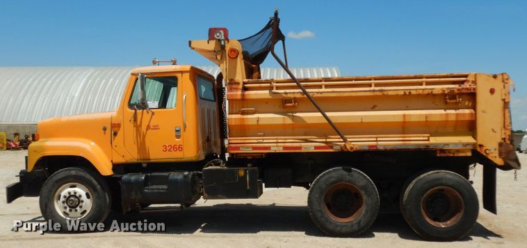 image for item DC2080 2002 International 2554  dump truck