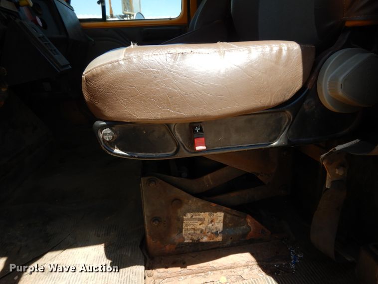 image for item DC2080 2002 International 2554  dump truck