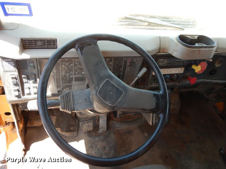 image for item DC2080 2002 International 2554  dump truck