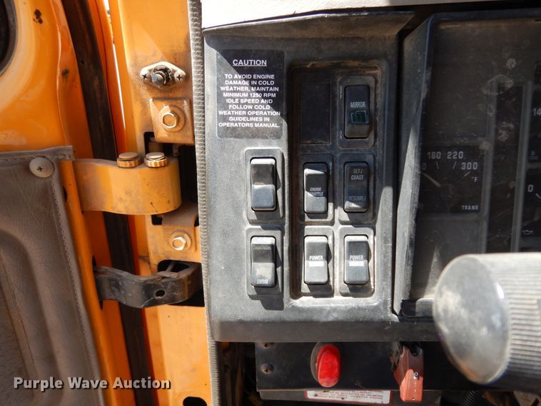 image for item DC2080 2002 International 2554  dump truck