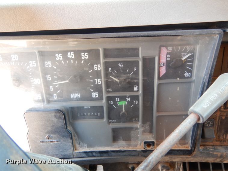 image for item DC2080 2002 International 2554  dump truck