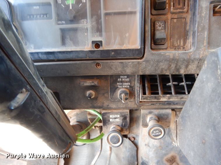 image for item DC2080 2002 International 2554  dump truck