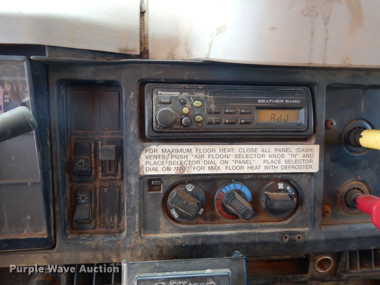 image for item DC2080 2002 International 2554  dump truck