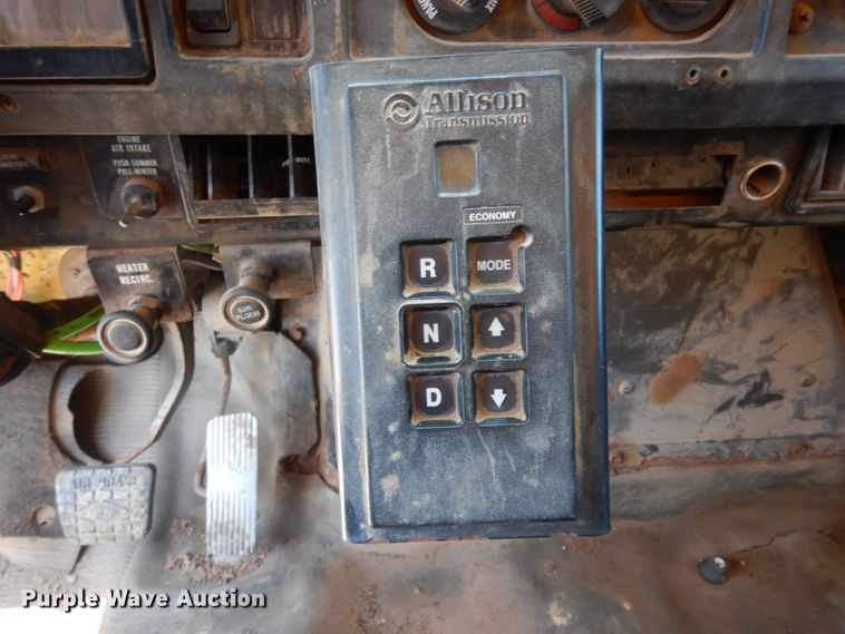 image for item DC2080 2002 International 2554  dump truck