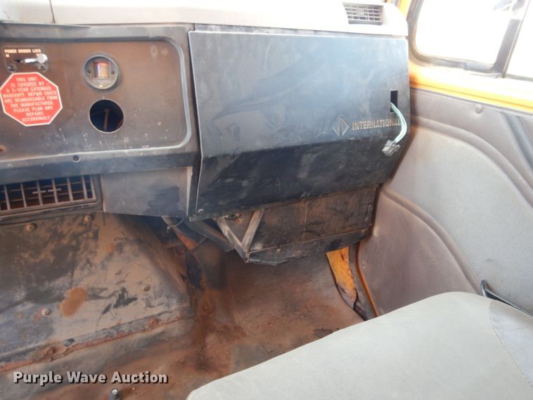 image for item DC2080 2002 International 2554  dump truck