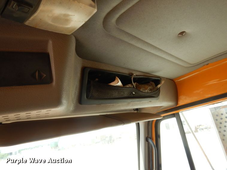 image for item DC2080 2002 International 2554  dump truck