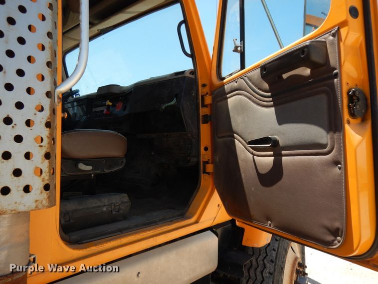 image for item DC2080 2002 International 2554  dump truck