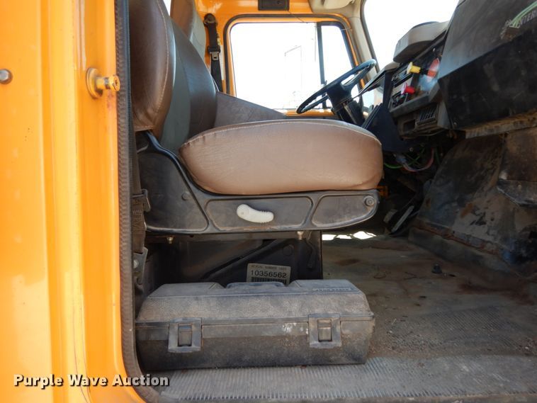 image for item DC2080 2002 International 2554  dump truck
