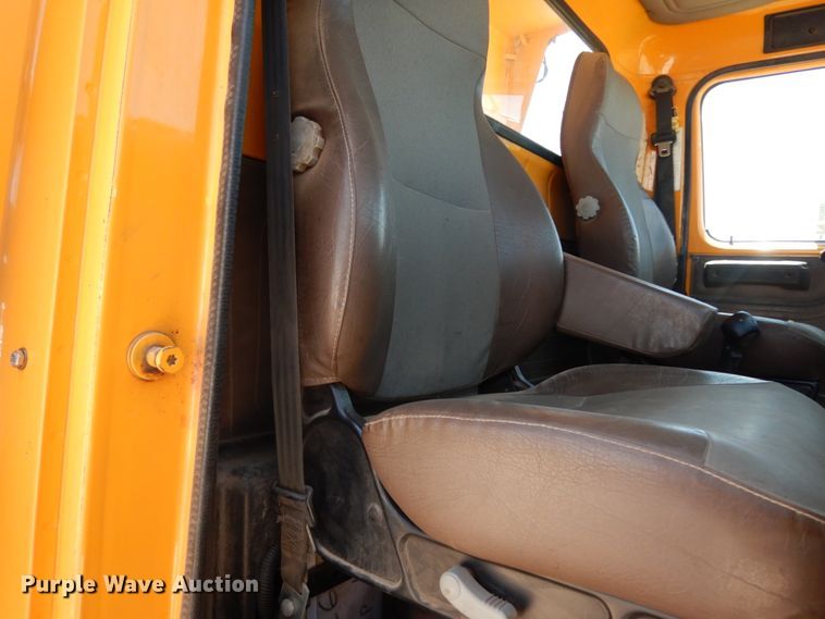 image for item DC2080 2002 International 2554  dump truck