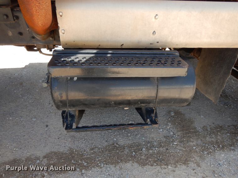 image for item DC2080 2002 International 2554  dump truck