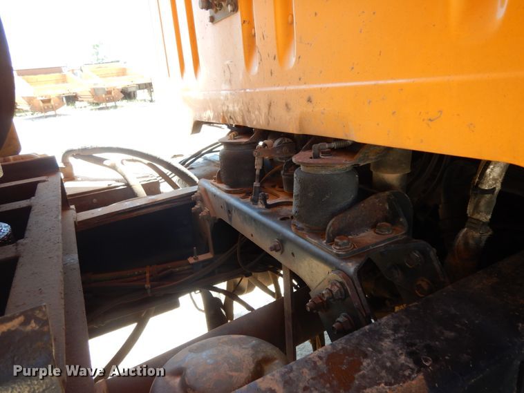 image for item DC2080 2002 International 2554  dump truck