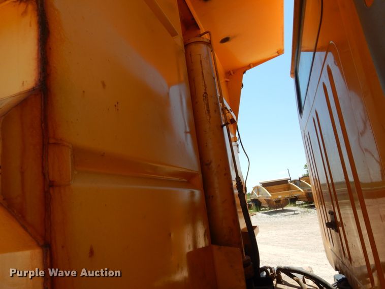 image for item DC2080 2002 International 2554  dump truck