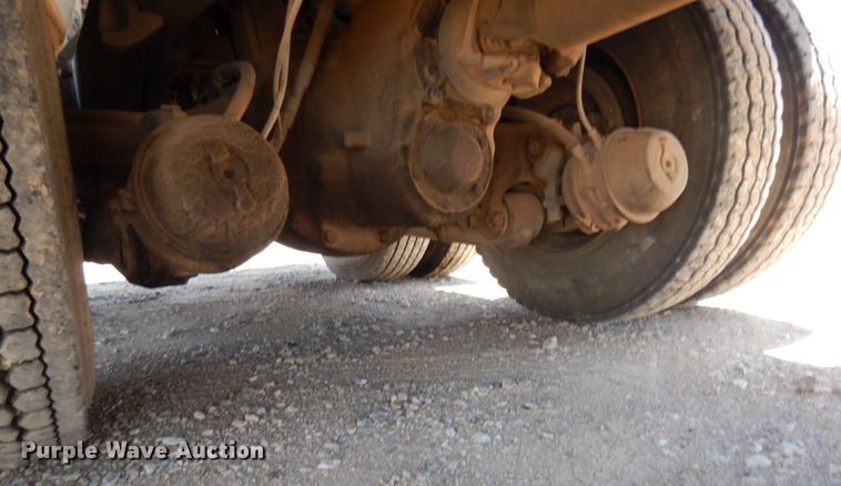 image for item DC2080 2002 International 2554  dump truck