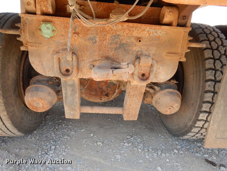 image for item DC2080 2002 International 2554  dump truck