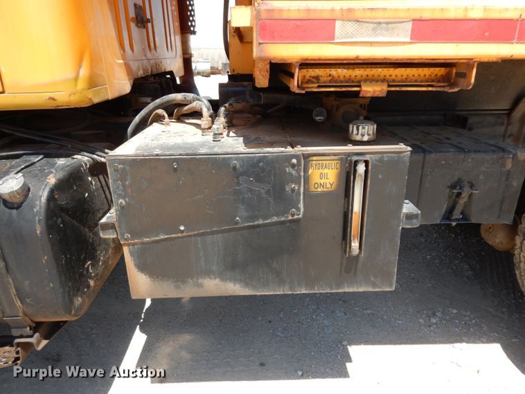 image for item DC2080 2002 International 2554  dump truck