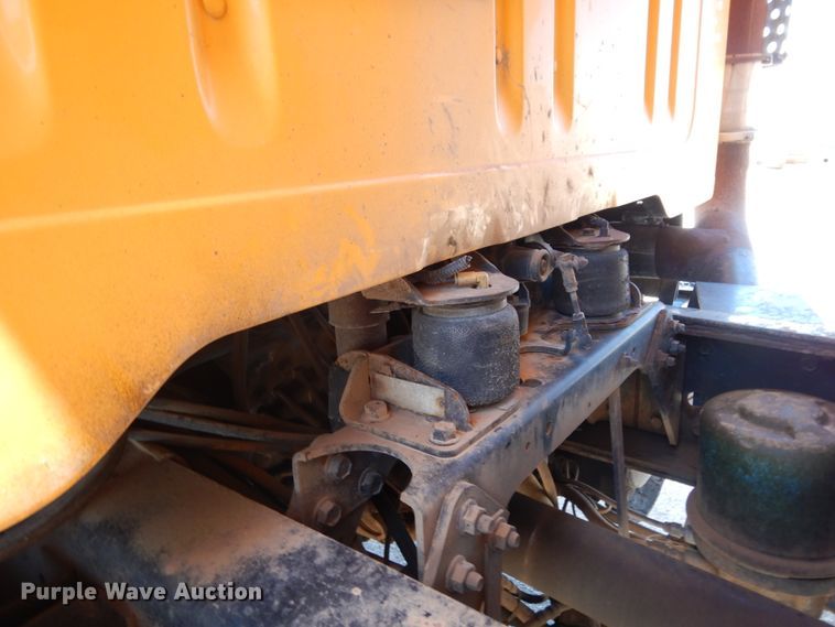 image for item DC2080 2002 International 2554  dump truck