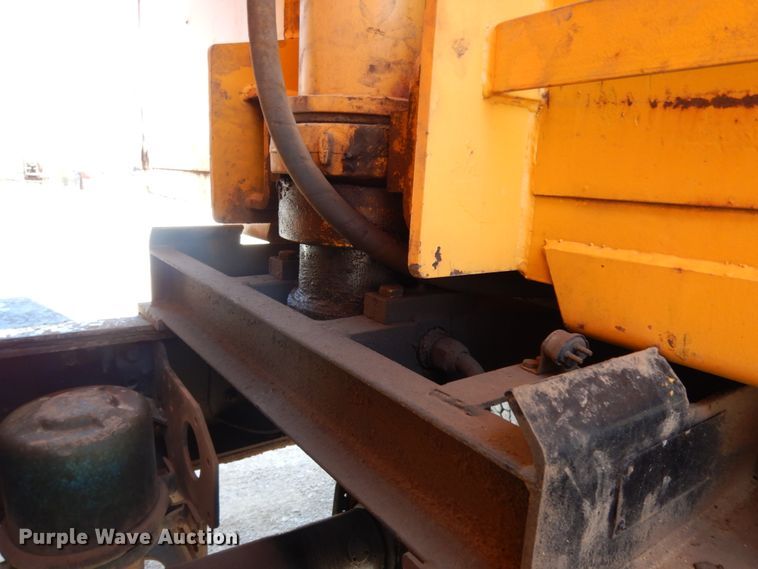 image for item DC2080 2002 International 2554  dump truck