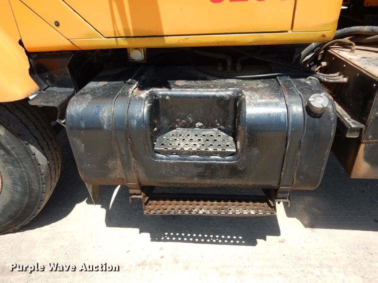 image for item DC2080 2002 International 2554  dump truck