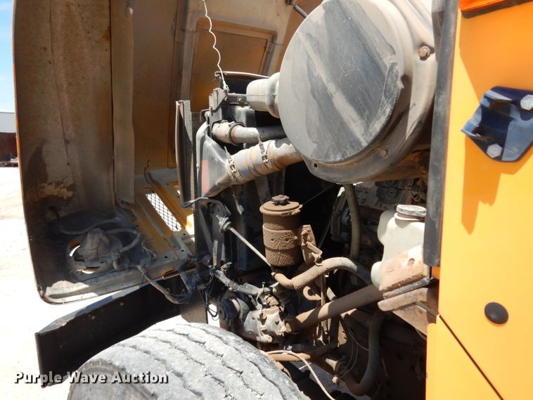 image for item DC2080 2002 International 2554  dump truck