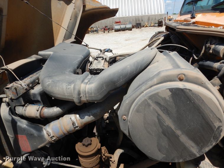 image for item DC2080 2002 International 2554  dump truck