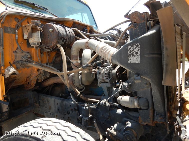 image for item DC2080 2002 International 2554  dump truck