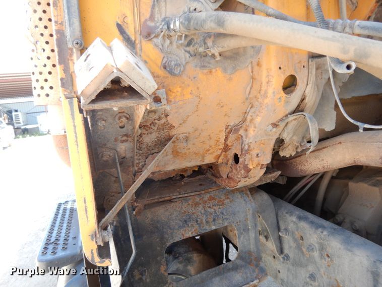 image for item DC2080 2002 International 2554  dump truck