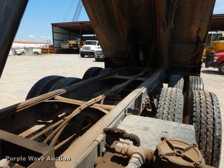 image for item DC2080 2002 International 2554  dump truck