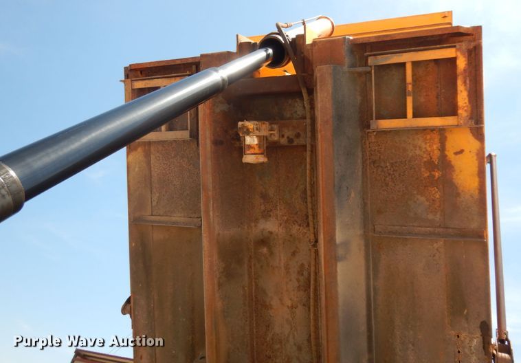 image for item DC2080 2002 International 2554  dump truck