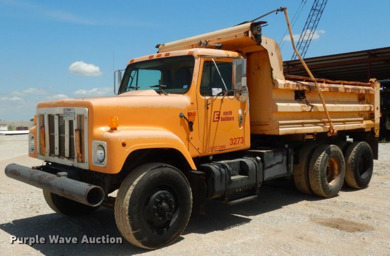 image for item DC2081 2002 International 2554  dump truck