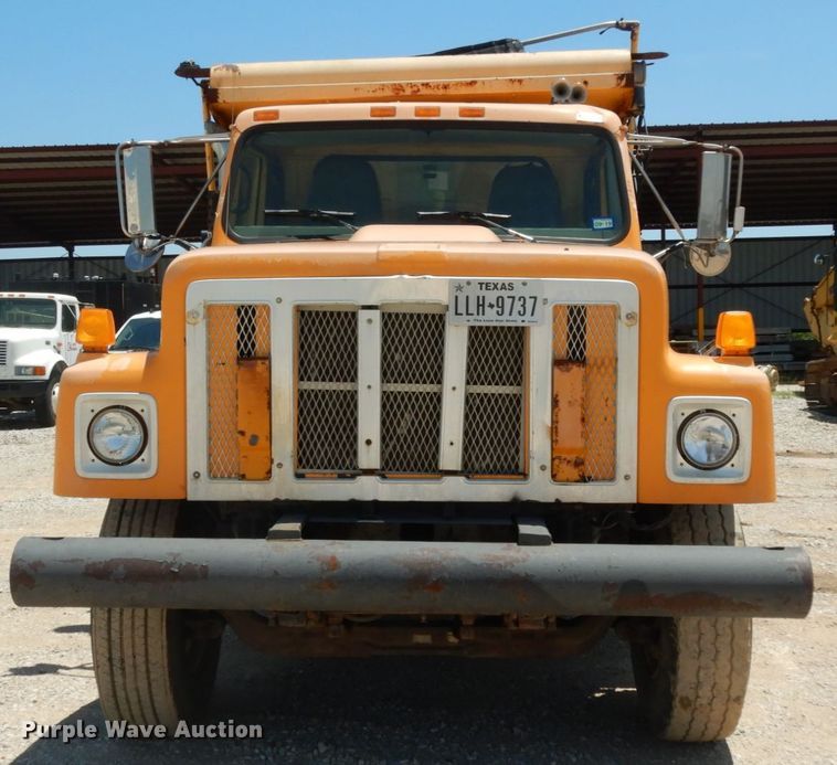 image for item DC2081 2002 International 2554  dump truck