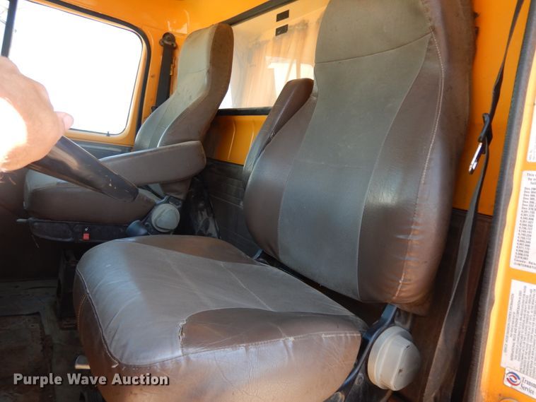 image for item DC2081 2002 International 2554  dump truck