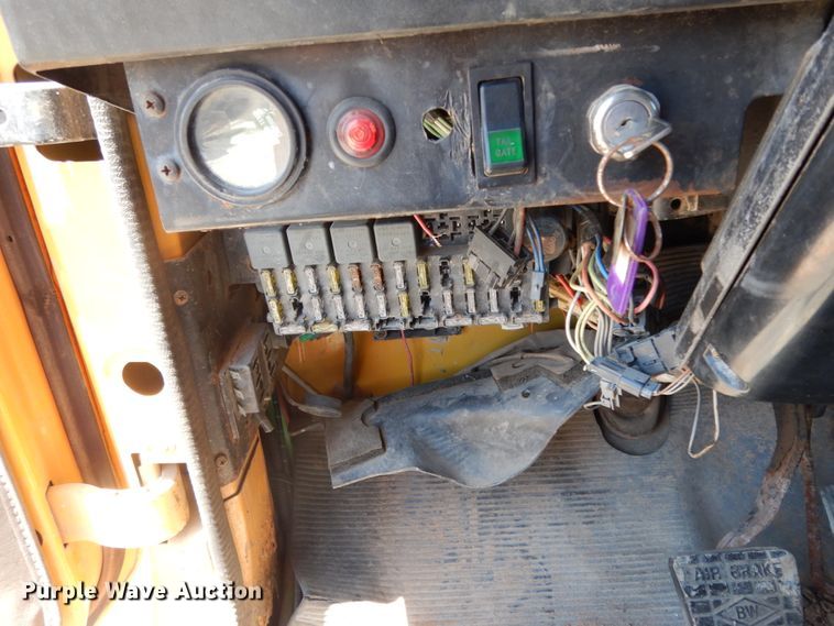 image for item DC2081 2002 International 2554  dump truck