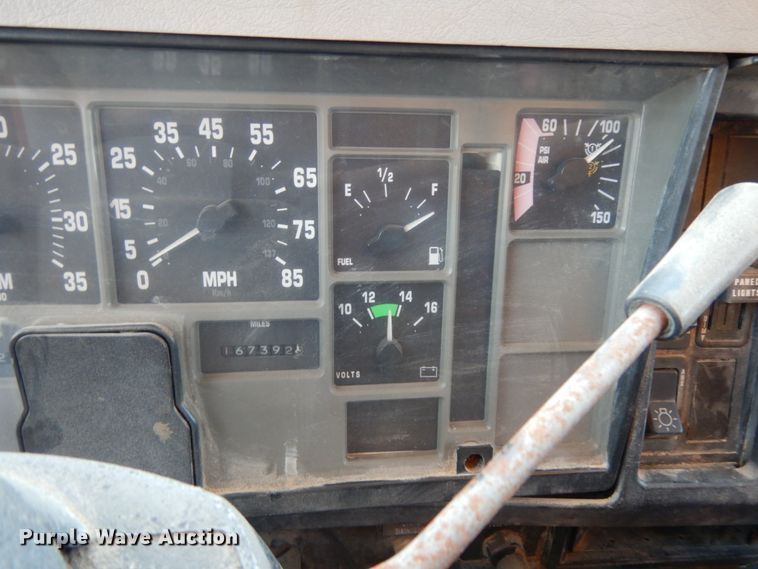 image for item DC2081 2002 International 2554  dump truck