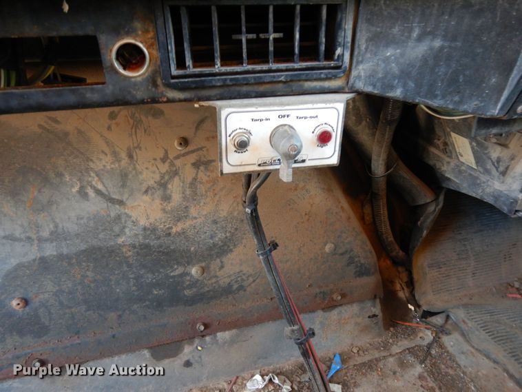 image for item DC2081 2002 International 2554  dump truck