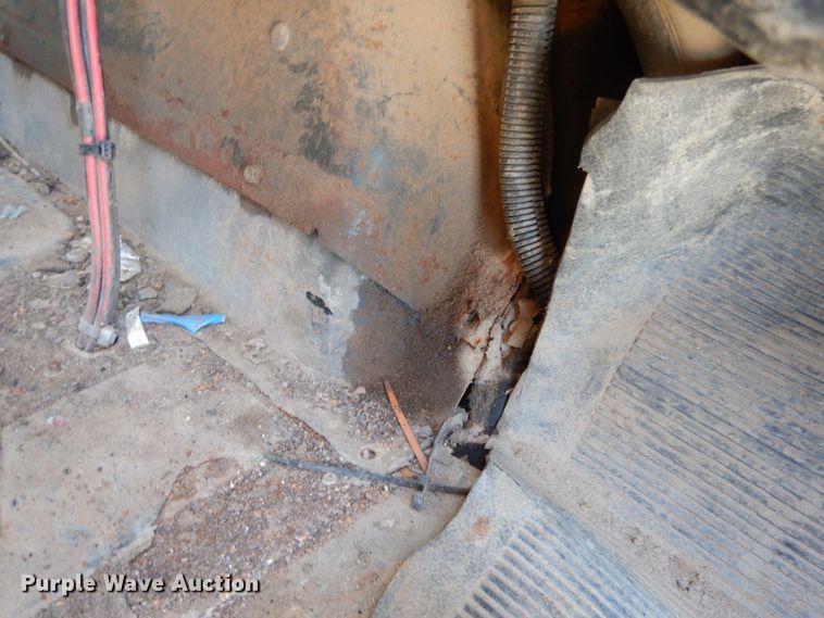 image for item DC2081 2002 International 2554  dump truck