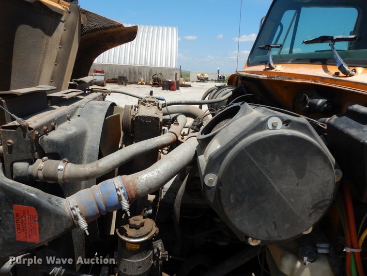 image for item DC2081 2002 International 2554  dump truck