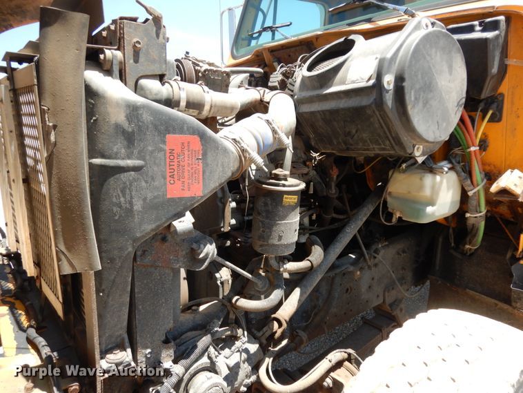 image for item DC2081 2002 International 2554  dump truck