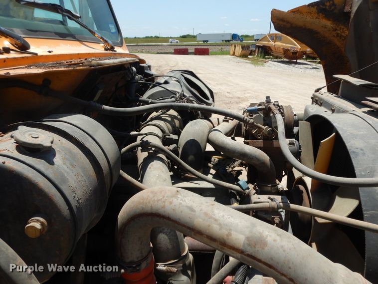 image for item DC2081 2002 International 2554  dump truck