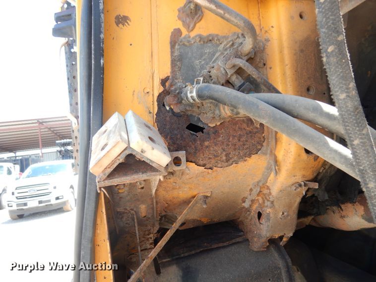 image for item DC2081 2002 International 2554  dump truck