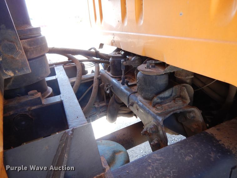 image for item DC2081 2002 International 2554  dump truck