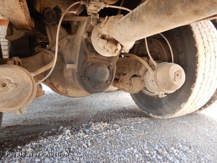 image for item DC2081 2002 International 2554  dump truck