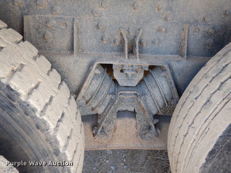 image for item DC2081 2002 International 2554  dump truck