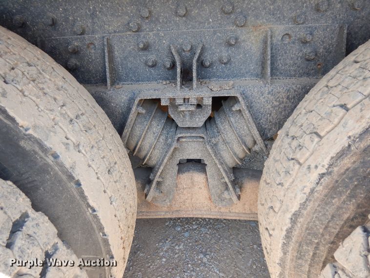 image for item DC2081 2002 International 2554  dump truck