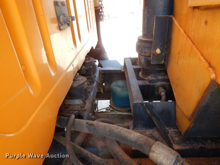 image for item DC2081 2002 International 2554  dump truck