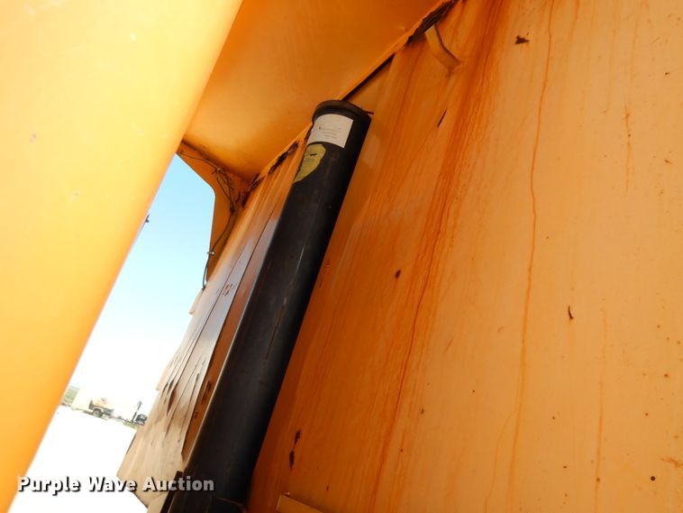 image for item DC2081 2002 International 2554  dump truck