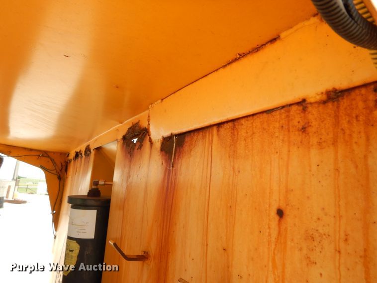 image for item DC2081 2002 International 2554  dump truck