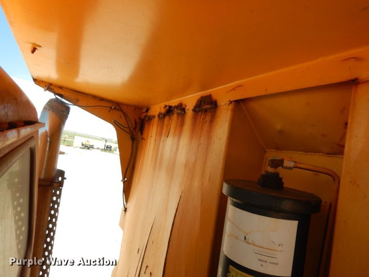 image for item DC2081 2002 International 2554  dump truck