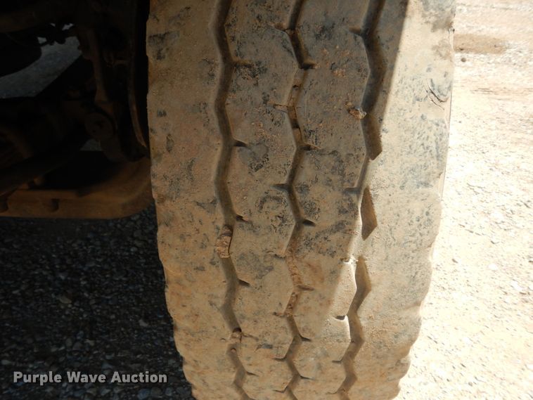 image for item DC2081 2002 International 2554  dump truck