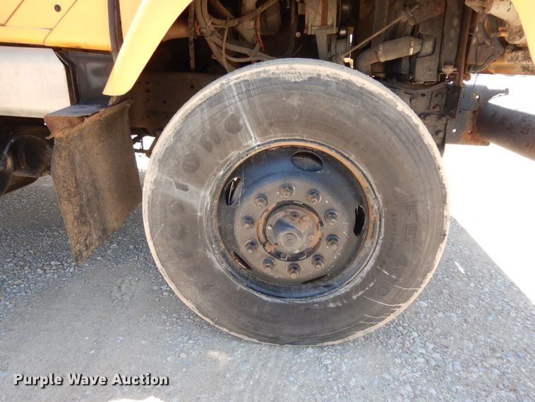 image for item DC2081 2002 International 2554  dump truck