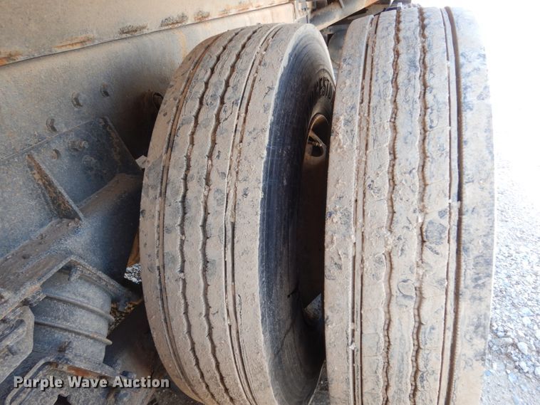 image for item DC2081 2002 International 2554  dump truck